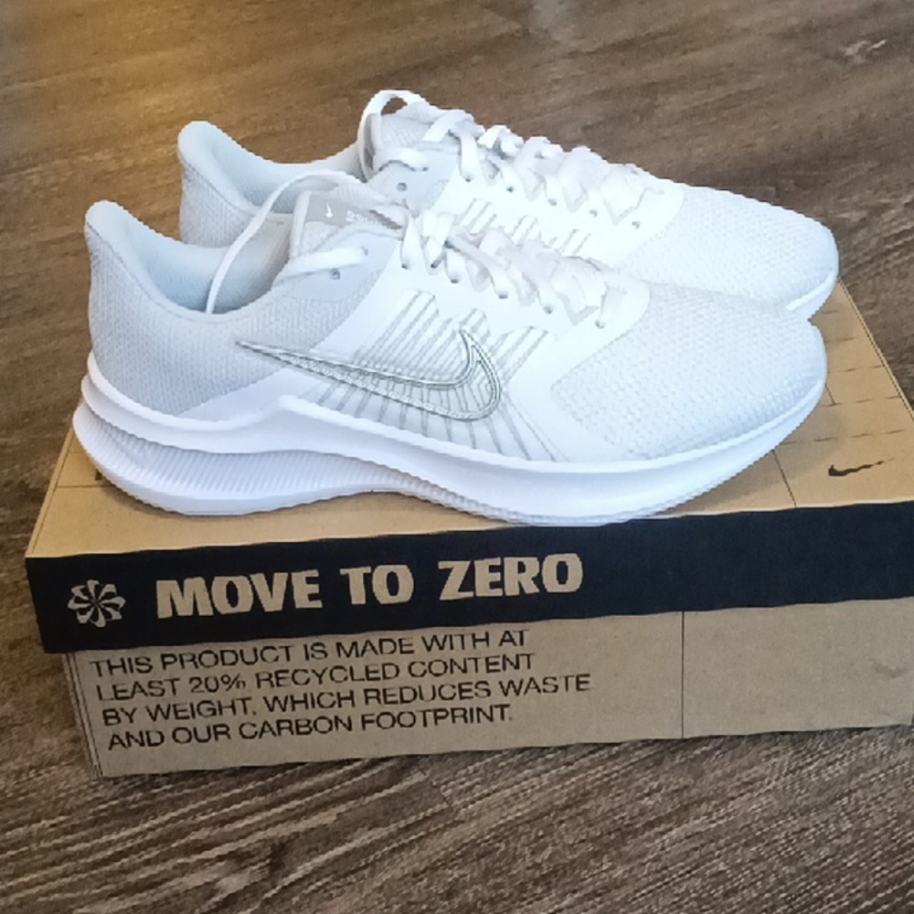 Brand New Nike Women's Downshifter 11